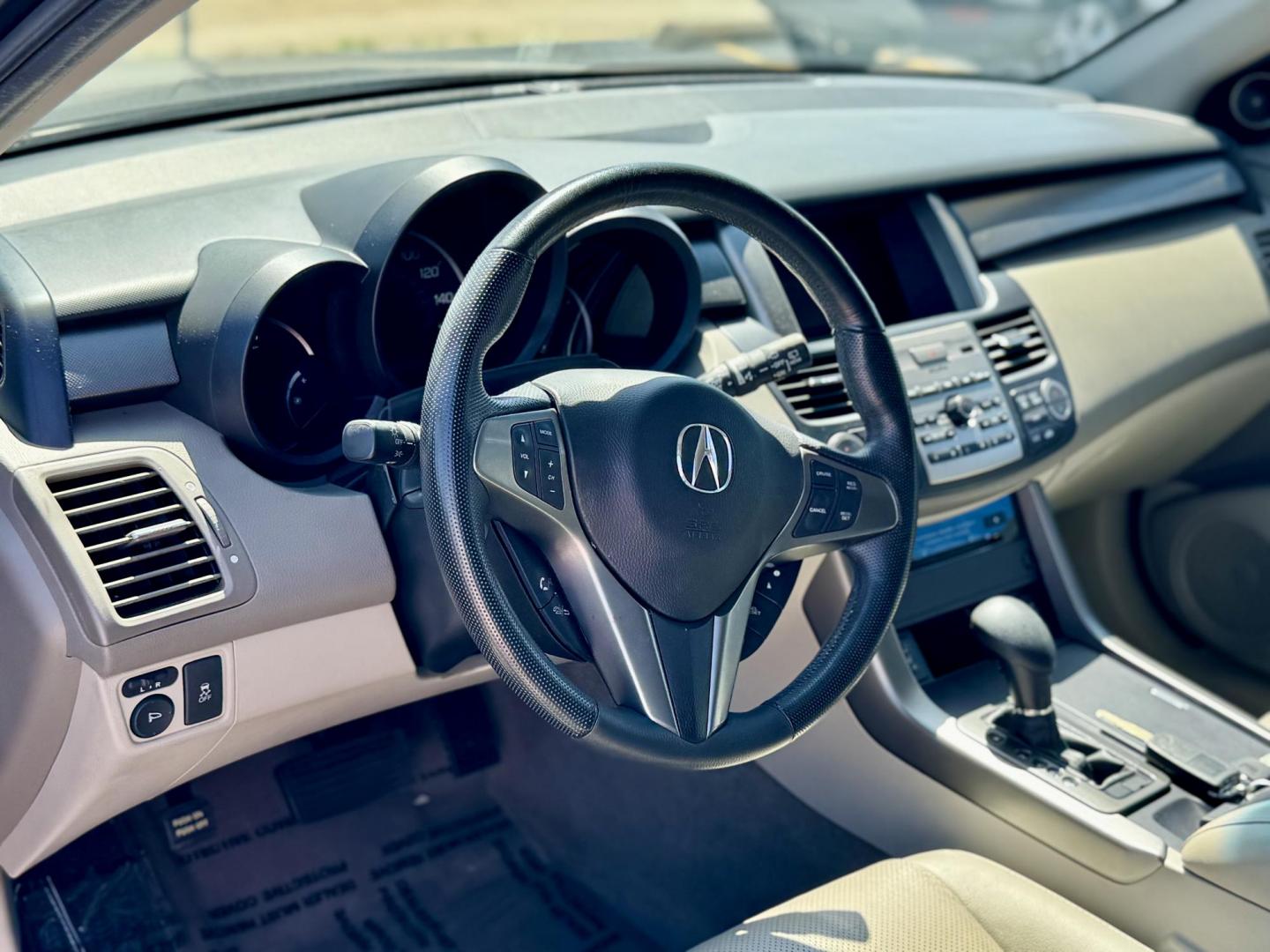 2012 GRAY Acura RDX 5-Spd AT SH-AWD (5J8TB1H29CA) with an 2.3L L4 DOHC 16V engine, 5-Speed Automatic transmission, located at 7600 S Western Ave., Chicago, IL, 60620, (773) 918-3980, 0.000000, 0.000000 - Photo#6