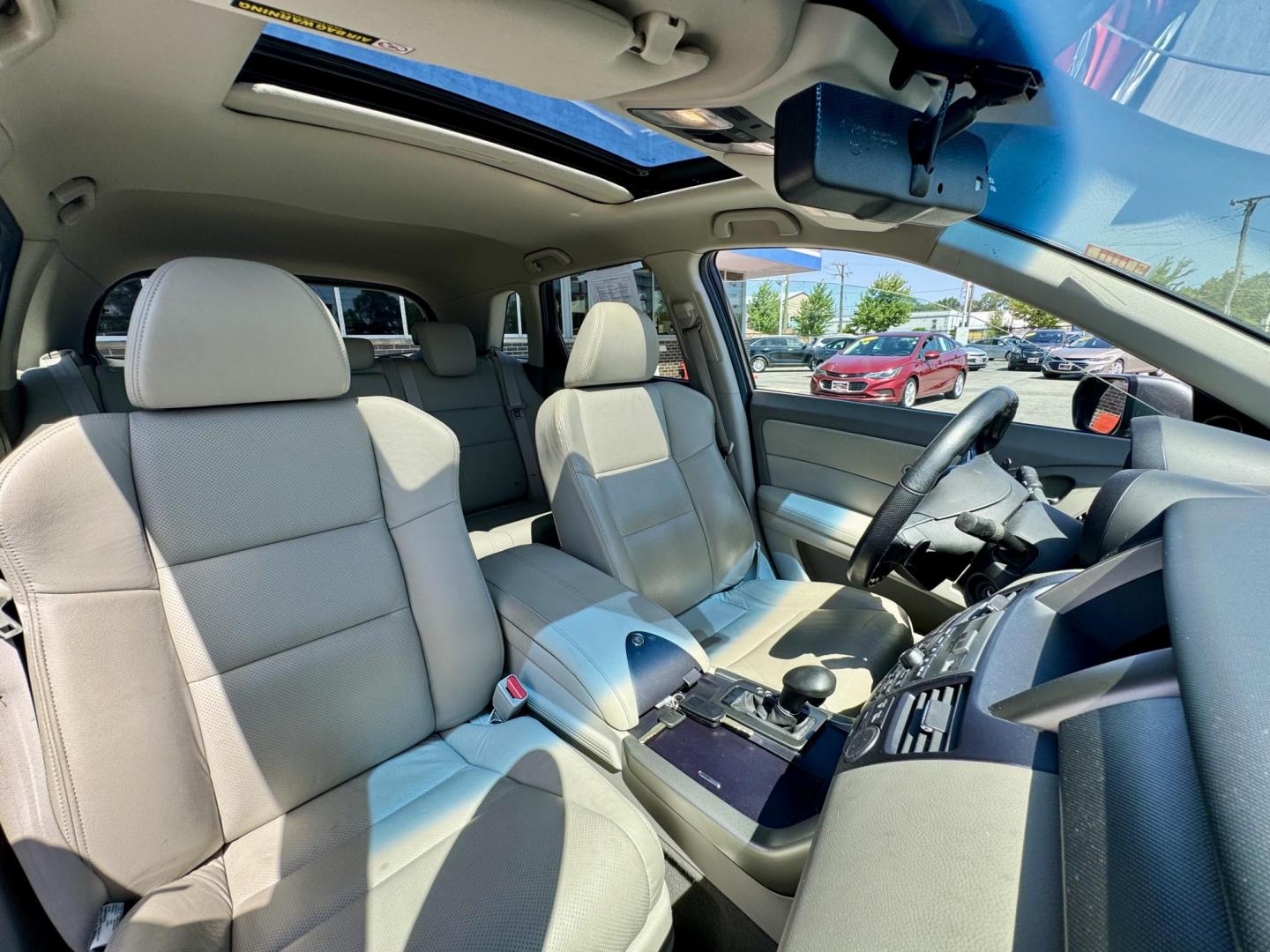 2012 GRAY Acura RDX 5-Spd AT SH-AWD (5J8TB1H29CA) with an 2.3L L4 DOHC 16V engine, 5-Speed Automatic transmission, located at 7600 S Western Ave., Chicago, IL, 60620, (773) 918-3980, 0.000000, 0.000000 - Photo#10