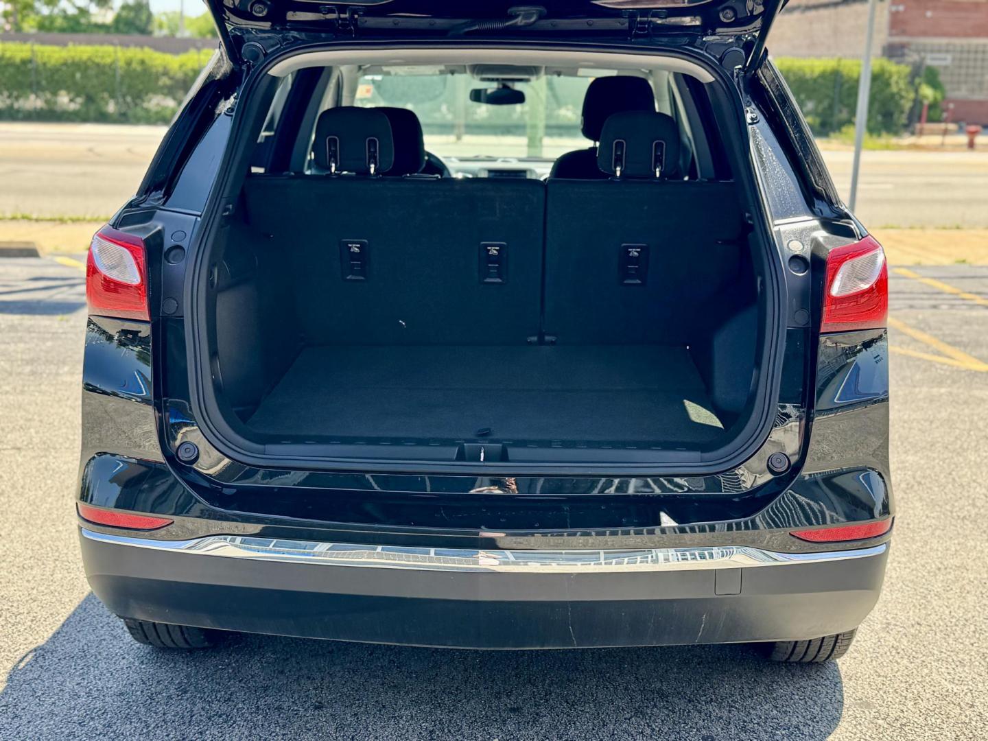 2019 BLACK Chevrolet Equinox LT AWD (2GNAXUEV2K6) with an 1.5L L4 DOHC 16V TURBO engine, 6A transmission, located at 7600 S Western Ave., Chicago, IL, 60620, (773) 918-3980, 0.000000, 0.000000 - Photo#4