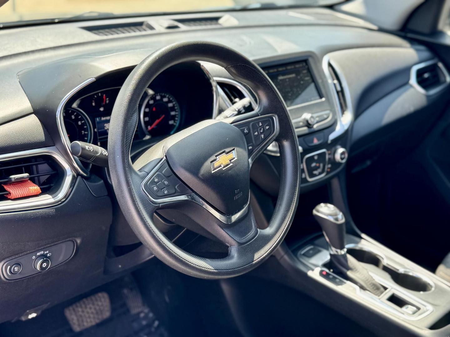 2019 BLACK Chevrolet Equinox LT AWD (2GNAXUEV2K6) with an 1.5L L4 DOHC 16V TURBO engine, 6A transmission, located at 7600 S Western Ave., Chicago, IL, 60620, (773) 918-3980, 0.000000, 0.000000 - Photo#5