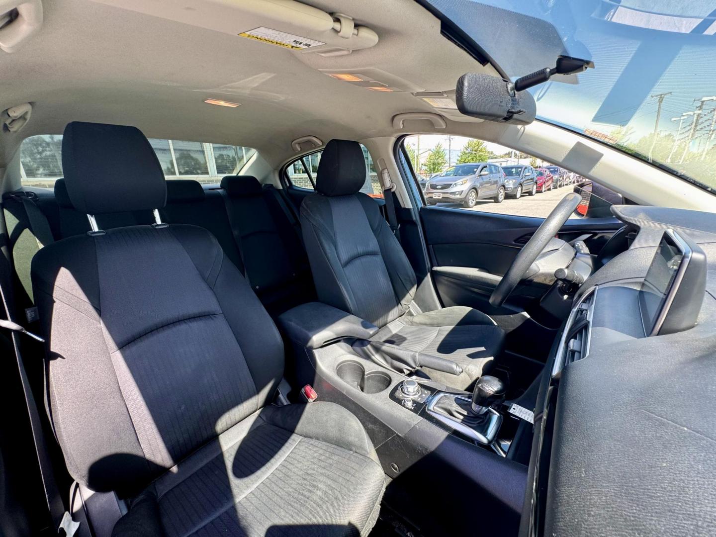 2015 BLUE Mazda MAZDA3 i Sport AT 4-Door (3MZBM1U77FM) with an 2.0L L4 DOHC 16V engine, 6-Speed Automatic transmission, located at 7600 S Western Ave., Chicago, IL, 60620, (773) 918-3980, 0.000000, 0.000000 - Photo#9