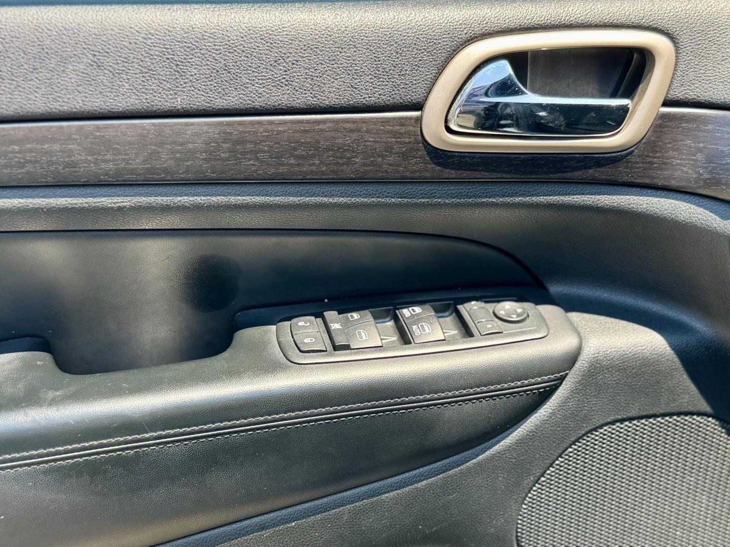 2014 BLACK Jeep Grand Cherokee Laredo 2WD (1C4RJEAG3EC) with an 3.6L V6 DOHC 24V engine, 5-Speed Automatic transmission, located at 7600 S Western Ave., Chicago, IL, 60620, (773) 918-3980, 0.000000, 0.000000 - Photo#11