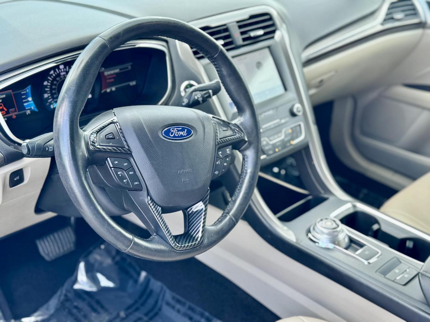 2020 GRAY Ford Fusion SEL (3FA6P0CD6LR) with an 1.5L L4 DOHC 16V engine, 6A transmission, located at 7600 S Western Ave., Chicago, IL, 60620, (773) 918-3980, 0.000000, 0.000000 - Photo#5