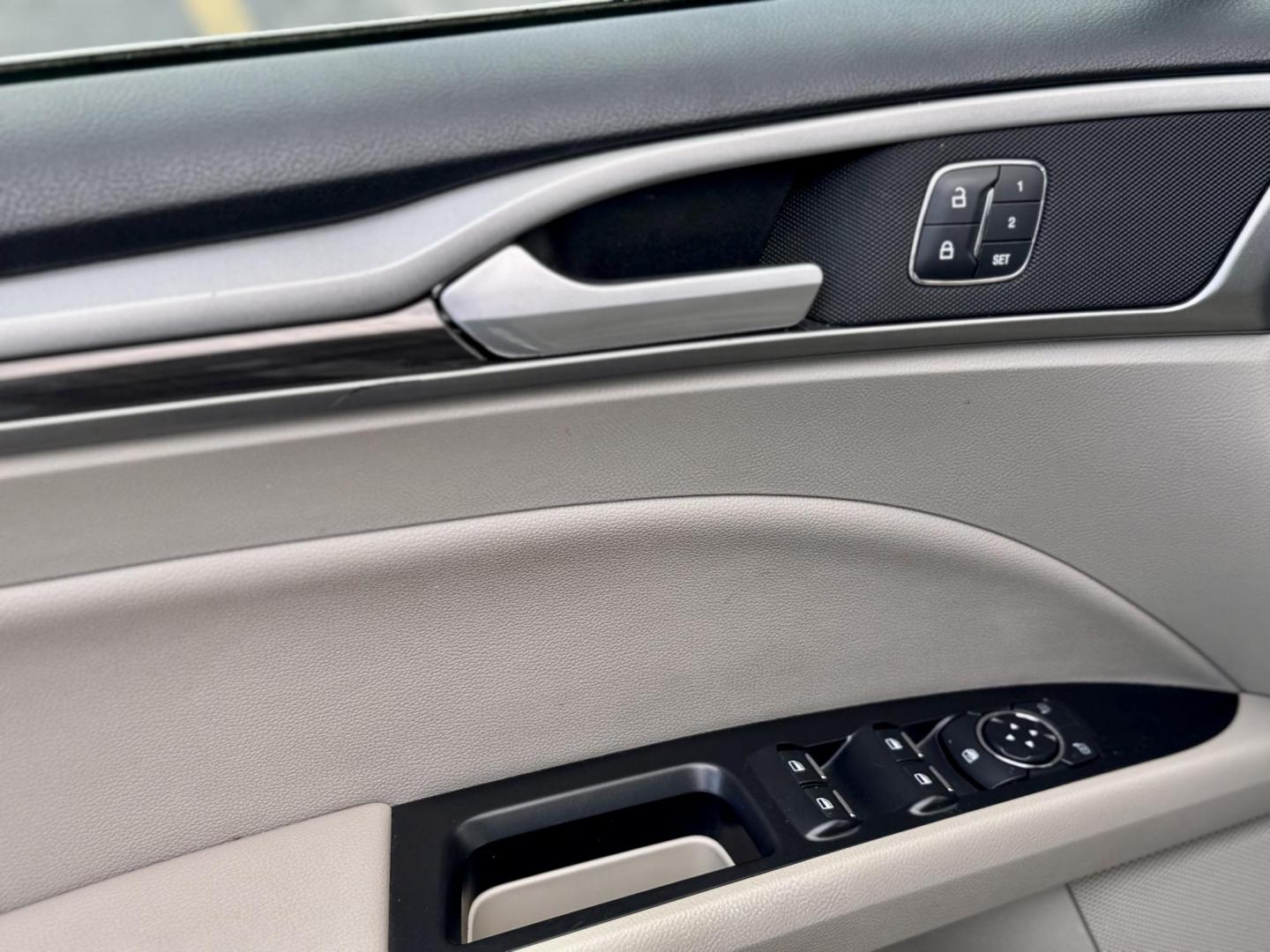 2020 GRAY Ford Fusion SEL (3FA6P0CD6LR) with an 1.5L L4 DOHC 16V engine, 6A transmission, located at 7600 S Western Ave., Chicago, IL, 60620, (773) 918-3980, 0.000000, 0.000000 - Photo#11
