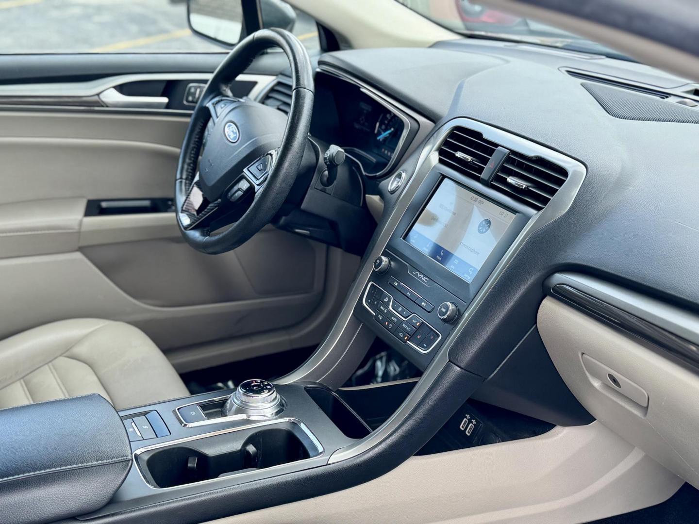 2020 GRAY Ford Fusion SEL (3FA6P0CD6LR) with an 1.5L L4 DOHC 16V engine, 6A transmission, located at 7600 S Western Ave., Chicago, IL, 60620, (773) 918-3980, 0.000000, 0.000000 - Photo#8
