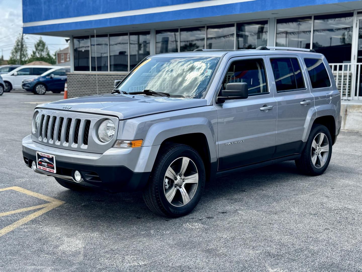 2016 SILVER Jeep Patriot Latitude 2WD (1C4NJPFA9GD) with an 2.0L L4 DOHC 16V engine, located at 7600 S Western Ave., Chicago, IL, 60620, (773) 918-3980, 0.000000, 0.000000 - Photo#2