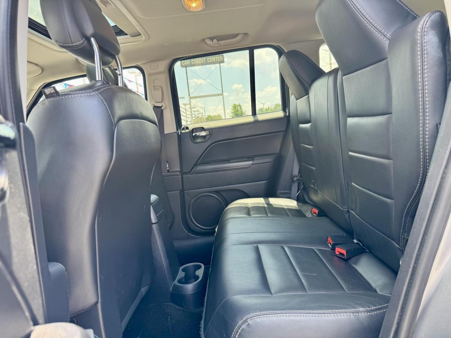 2016 SILVER Jeep Patriot Latitude 2WD (1C4NJPFA9GD) with an 2.0L L4 DOHC 16V engine, located at 7600 S Western Ave., Chicago, IL, 60620, (773) 918-3980, 0.000000, 0.000000 - Photo#10