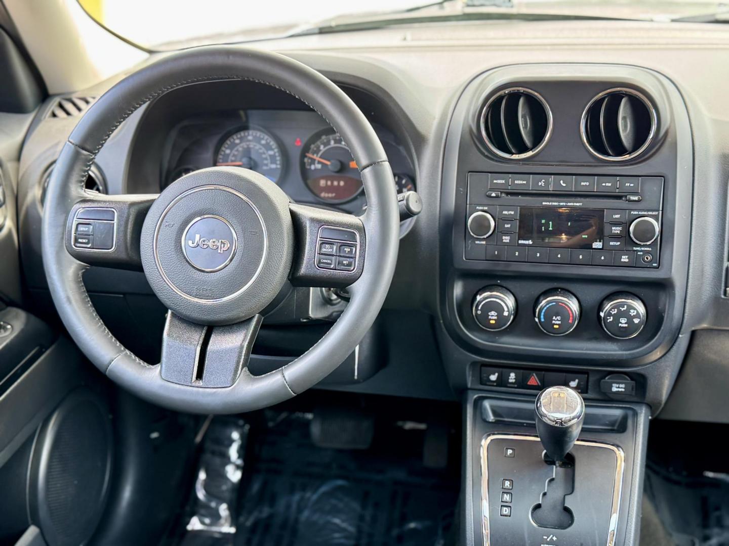 2016 SILVER Jeep Patriot Latitude 2WD (1C4NJPFA9GD) with an 2.0L L4 DOHC 16V engine, located at 7600 S Western Ave., Chicago, IL, 60620, (773) 918-3980, 0.000000, 0.000000 - Photo#6