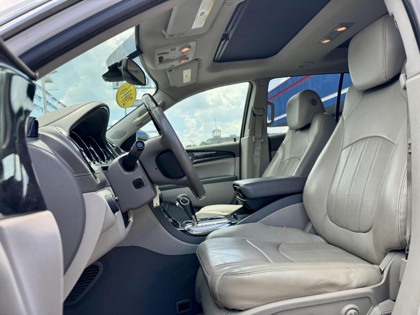 2016 WHITE Buick Enclave Premium AWD (5GAKVCKD2GJ) with an 3.6L V6 DOHC 24V engine, 6A transmission, located at 7600 S Western Ave., Chicago, IL, 60620, (773) 918-3980, 0.000000, 0.000000 - Photo#7