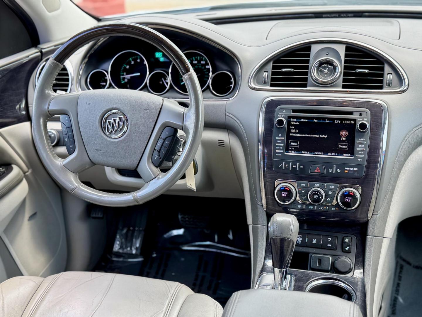 2016 WHITE Buick Enclave Premium AWD (5GAKVCKD2GJ) with an 3.6L V6 DOHC 24V engine, 6A transmission, located at 7600 S Western Ave., Chicago, IL, 60620, (773) 918-3980, 0.000000, 0.000000 - Photo#6