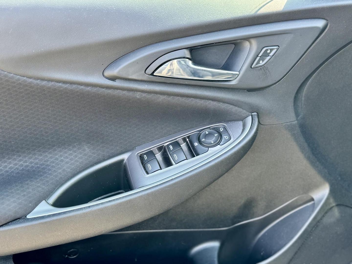 2022 GRAY Chevrolet Malibu LT (1G1ZD5ST5NF) with an 1.5L L4 DOHC 16V engine, 6A transmission, located at 7600 S Western Ave., Chicago, IL, 60620, (773) 918-3980, 0.000000, 0.000000 - Photo#11