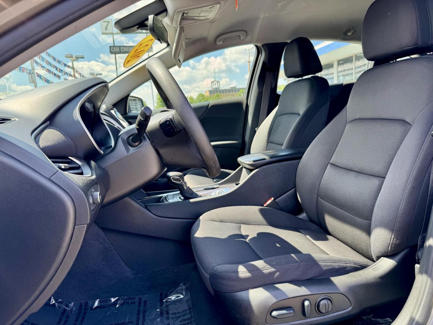 2022 GRAY Chevrolet Malibu LT (1G1ZD5ST5NF) with an 1.5L L4 DOHC 16V engine, 6A transmission, located at 7600 S Western Ave., Chicago, IL, 60620, (773) 918-3980, 0.000000, 0.000000 - Photo#7