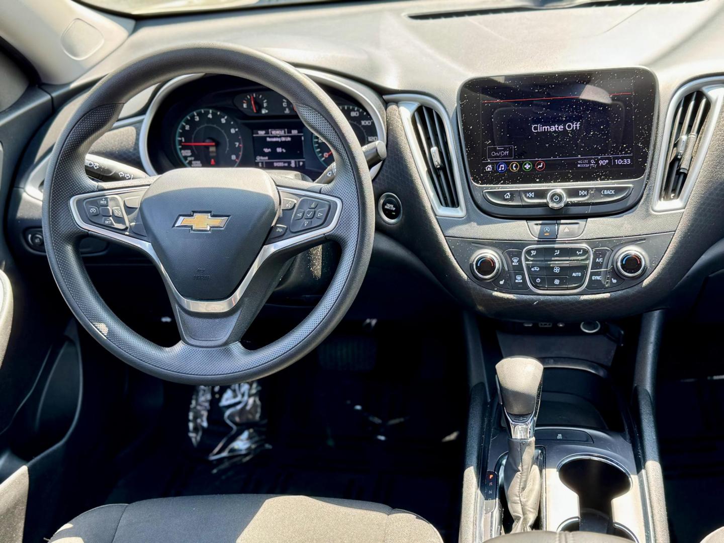 2022 GRAY Chevrolet Malibu LT (1G1ZD5ST5NF) with an 1.5L L4 DOHC 16V engine, 6A transmission, located at 7600 S Western Ave., Chicago, IL, 60620, (773) 918-3980, 0.000000, 0.000000 - Photo#6