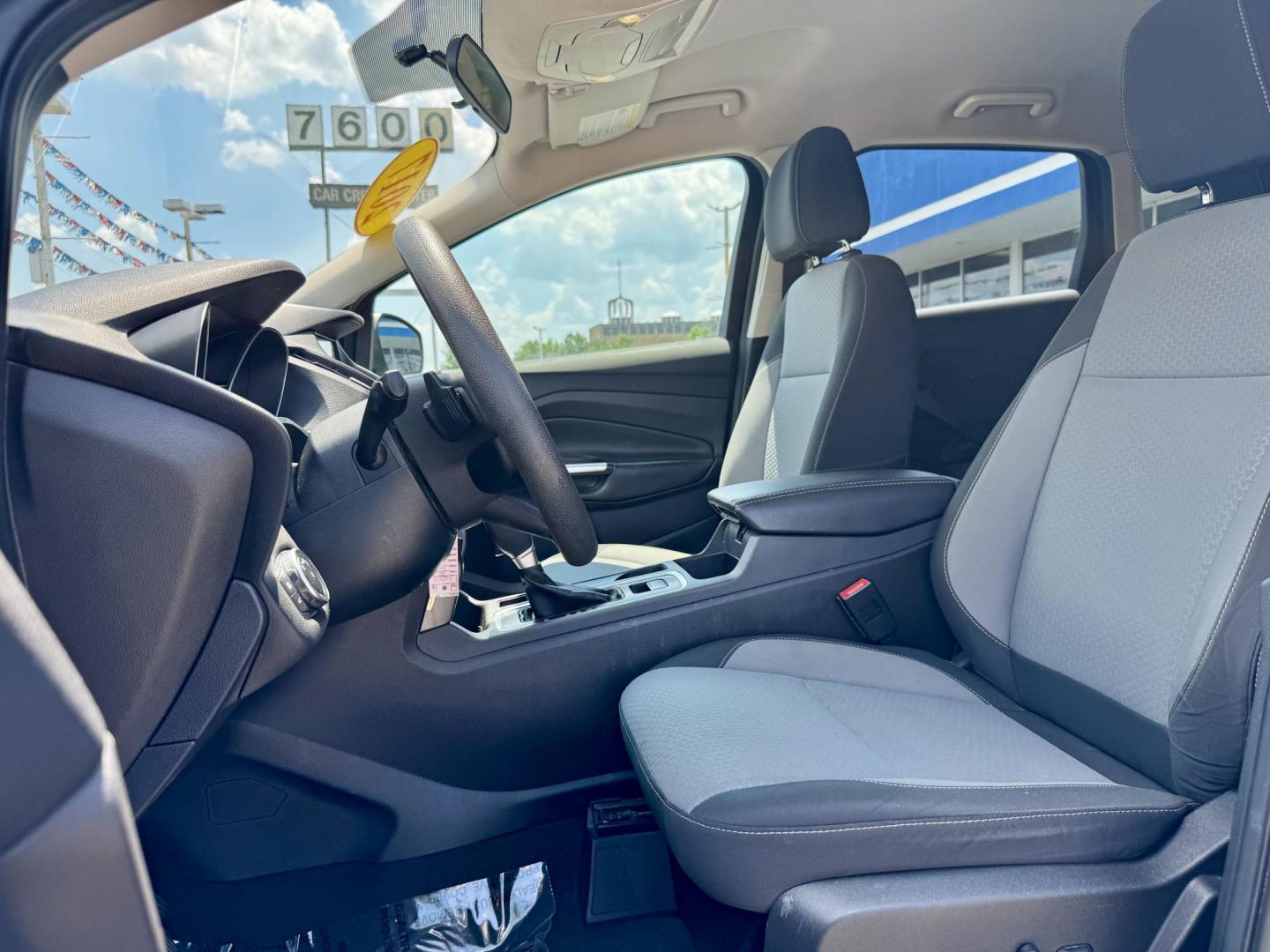 2017 BLACK Ford Escape SE 4WD (1FMCU9GD2HU) with an 1.5L L4 DOHC 16V engine, 6A transmission, located at 7600 S Western Ave., Chicago, IL, 60620, (773) 918-3980, 0.000000, 0.000000 - Photo#7
