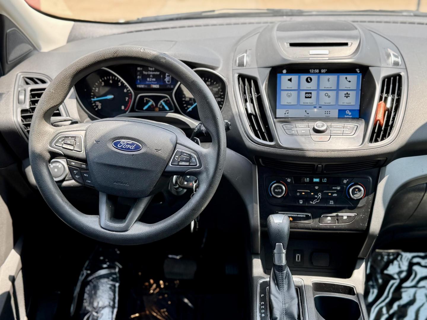 2017 BLACK Ford Escape SE 4WD (1FMCU9GD2HU) with an 1.5L L4 DOHC 16V engine, 6A transmission, located at 7600 S Western Ave., Chicago, IL, 60620, (773) 918-3980, 0.000000, 0.000000 - Photo#6