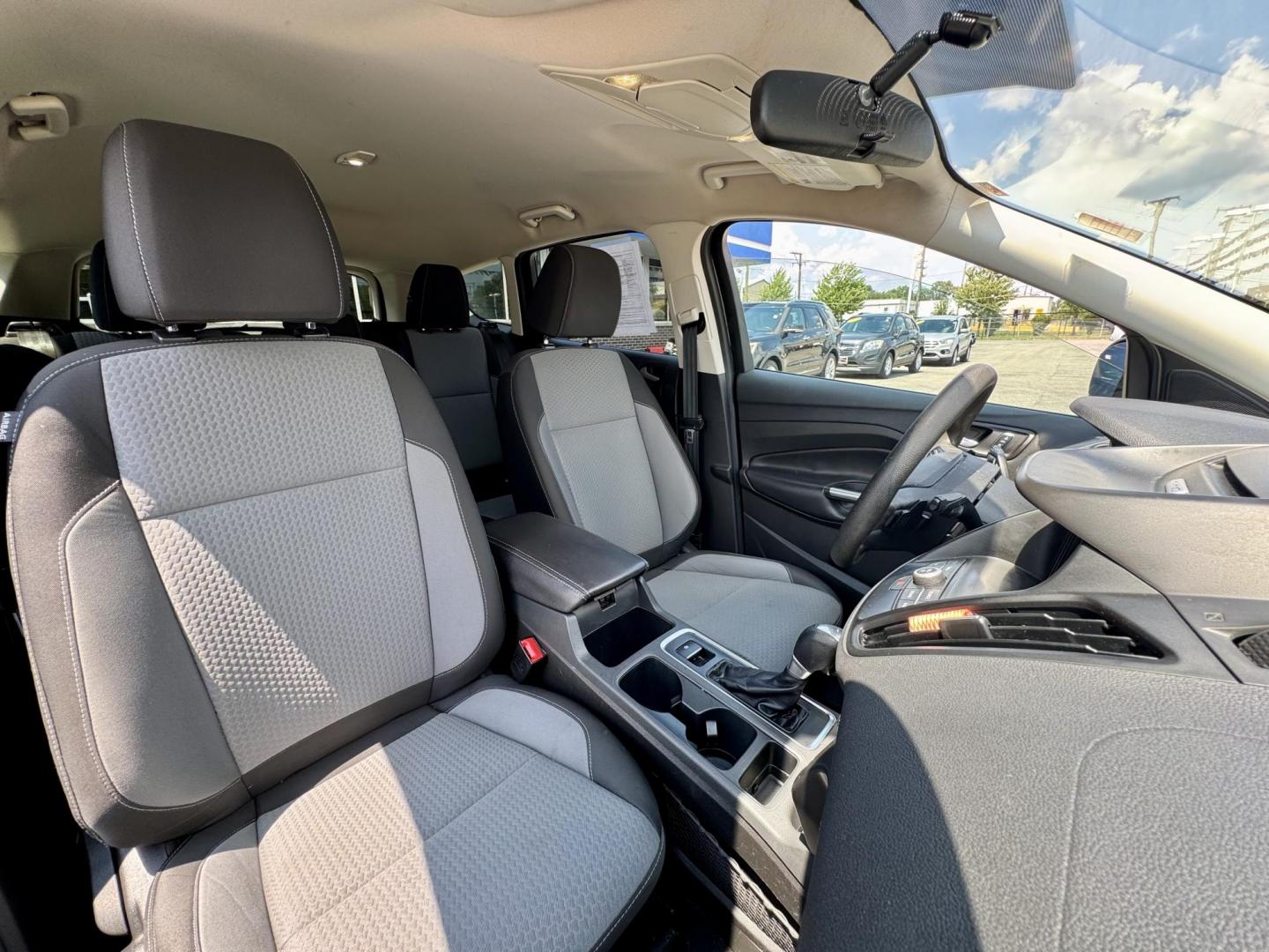 2017 BLACK Ford Escape SE 4WD (1FMCU9GD2HU) with an 1.5L L4 DOHC 16V engine, 6A transmission, located at 7600 S Western Ave., Chicago, IL, 60620, (773) 918-3980, 0.000000, 0.000000 - Photo#8