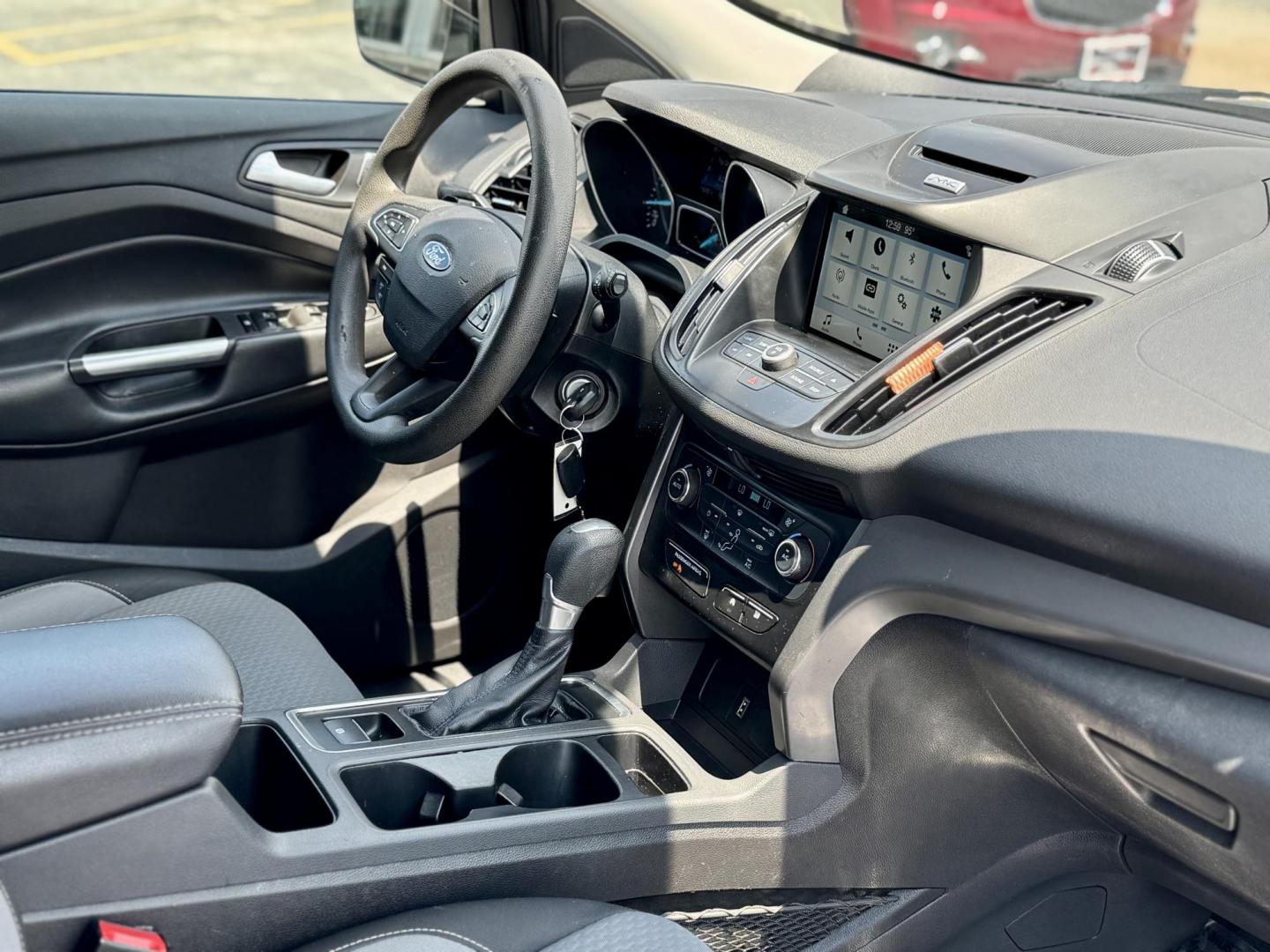 2017 BLACK Ford Escape SE 4WD (1FMCU9GD2HU) with an 1.5L L4 DOHC 16V engine, 6A transmission, located at 7600 S Western Ave., Chicago, IL, 60620, (773) 918-3980, 0.000000, 0.000000 - Photo#9