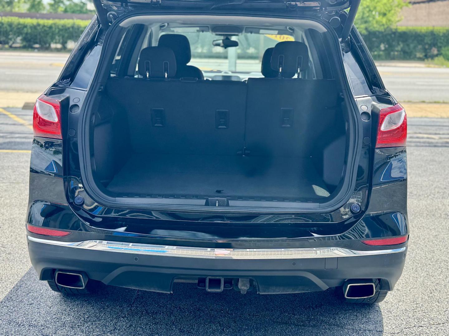 2018 BLACK Chevrolet Equinox LT 2WD (2GNAXKEX9J6) with an 2.0L L4 DOHC 16V HYBRID engine, 6A transmission, located at 7600 S Western Ave., Chicago, IL, 60620, (773) 918-3980, 0.000000, 0.000000 - Photo#4