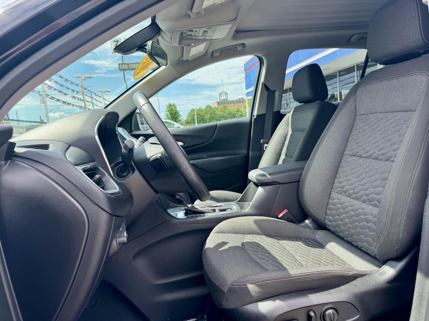 2018 BLACK Chevrolet Equinox LT 2WD (2GNAXKEX9J6) with an 2.0L L4 DOHC 16V HYBRID engine, 6A transmission, located at 7600 S Western Ave., Chicago, IL, 60620, (773) 918-3980, 0.000000, 0.000000 - Photo#7