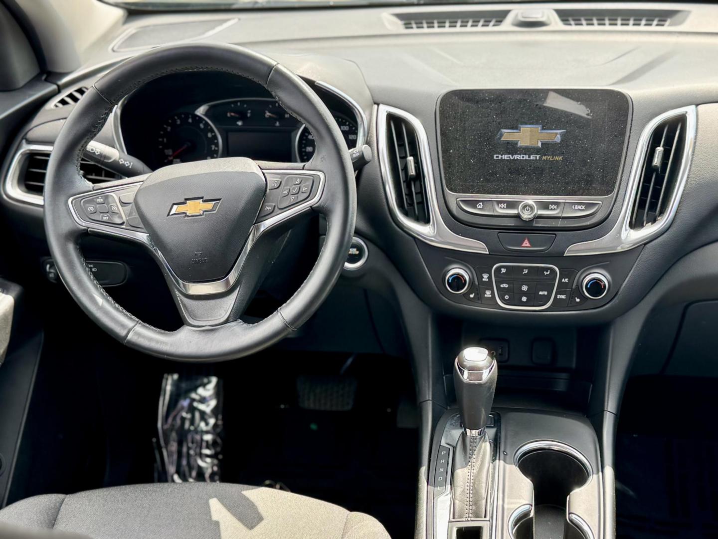 2018 BLACK Chevrolet Equinox LT 2WD (2GNAXKEX9J6) with an 2.0L L4 DOHC 16V HYBRID engine, 6A transmission, located at 7600 S Western Ave., Chicago, IL, 60620, (773) 918-3980, 0.000000, 0.000000 - Photo#6