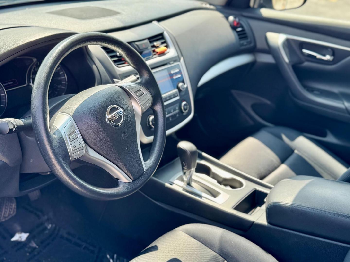 2017 BLACK Nissan Altima 2.5 S (1N4AL3AP5HC) with an 2.5L L4 DOHC 16V engine, CVT transmission, located at 7600 S Western Ave., Chicago, IL, 60620, (773) 918-3980, 0.000000, 0.000000 - Photo#4