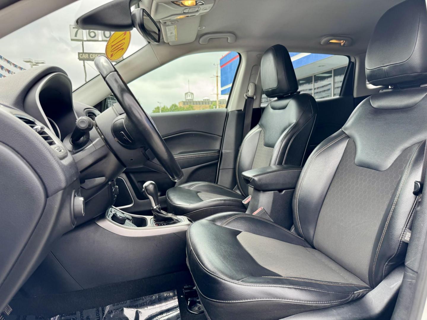 2017 WHITE Jeep Compass Sport 4WD (3C4NJDBB0HT) with an 2.4L L4 DOHC 16V engine, located at 7600 S Western Ave., Chicago, IL, 60620, (773) 918-3980, 0.000000, 0.000000 - Photo#7