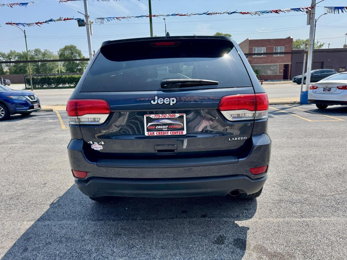 2016 GRAY Jeep Grand Cherokee Laredo 4WD (1C4RJFAG3GC) with an 3.6L V6 DOHC 24V engine, 8A transmission, located at 7600 S Western Ave., Chicago, IL, 60620, (773) 918-3980, 0.000000, 0.000000 - Photo#3
