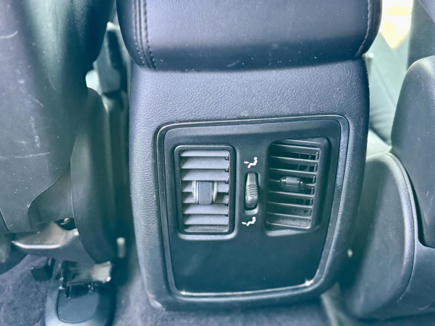2016 GRAY Jeep Grand Cherokee Laredo 4WD (1C4RJFAG3GC) with an 3.6L V6 DOHC 24V engine, 8A transmission, located at 7600 S Western Ave., Chicago, IL, 60620, (773) 918-3980, 0.000000, 0.000000 - Photo#16