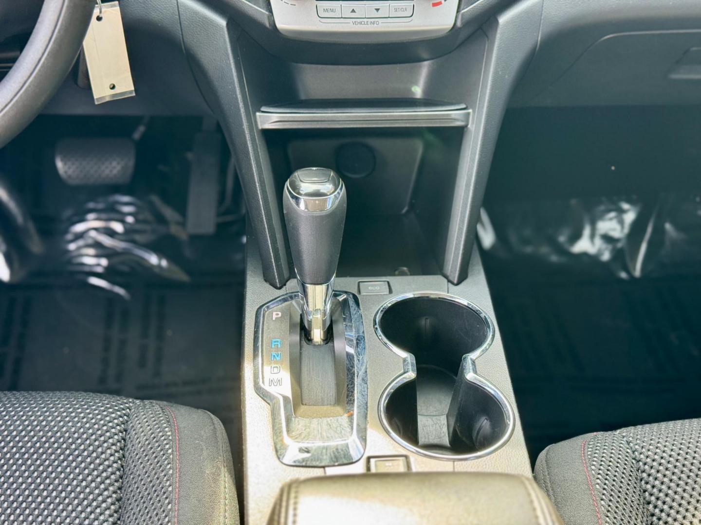 2017 SILVER Chevrolet Equinox LS AWD (2GNFLEEK4H6) with an 2.4L L4 DOHC 16V FFV engine, 6A transmission, located at 7600 S Western Ave., Chicago, IL, 60620, (773) 918-3980, 0.000000, 0.000000 - Photo#11