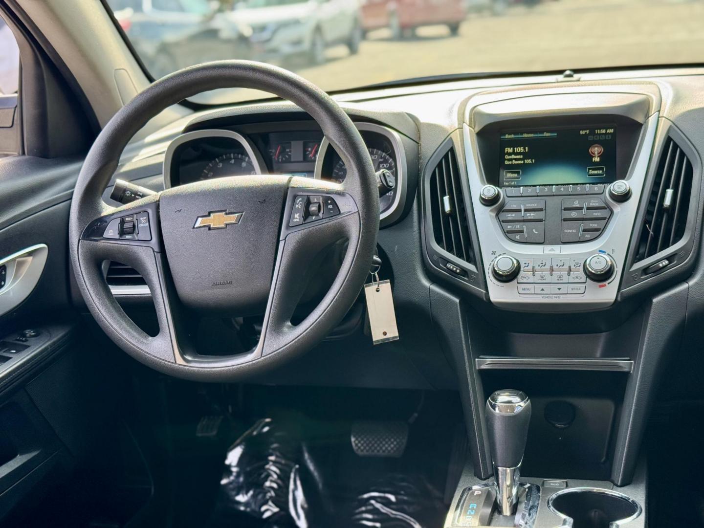 2017 SILVER Chevrolet Equinox LS AWD (2GNFLEEK4H6) with an 2.4L L4 DOHC 16V FFV engine, 6A transmission, located at 7600 S Western Ave., Chicago, IL, 60620, (773) 918-3980, 0.000000, 0.000000 - Photo#6