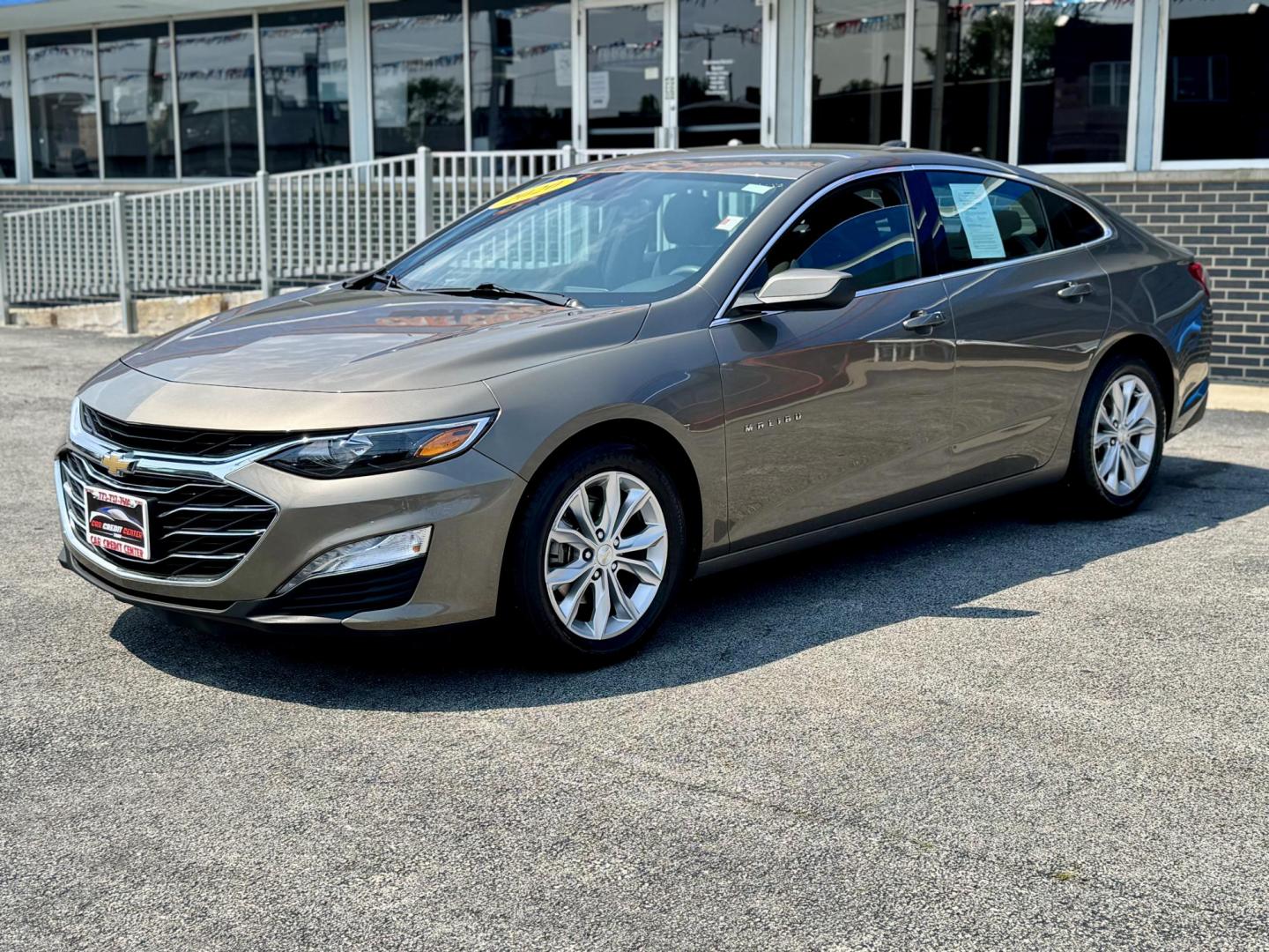 2020 GRAY Chevrolet Malibu LT (1G1ZD5ST7LF) with an 1.5L L4 DOHC 16V engine, 6A transmission, located at 7600 S Western Ave., Chicago, IL, 60620, (773) 918-3980, 0.000000, 0.000000 - Photo#2