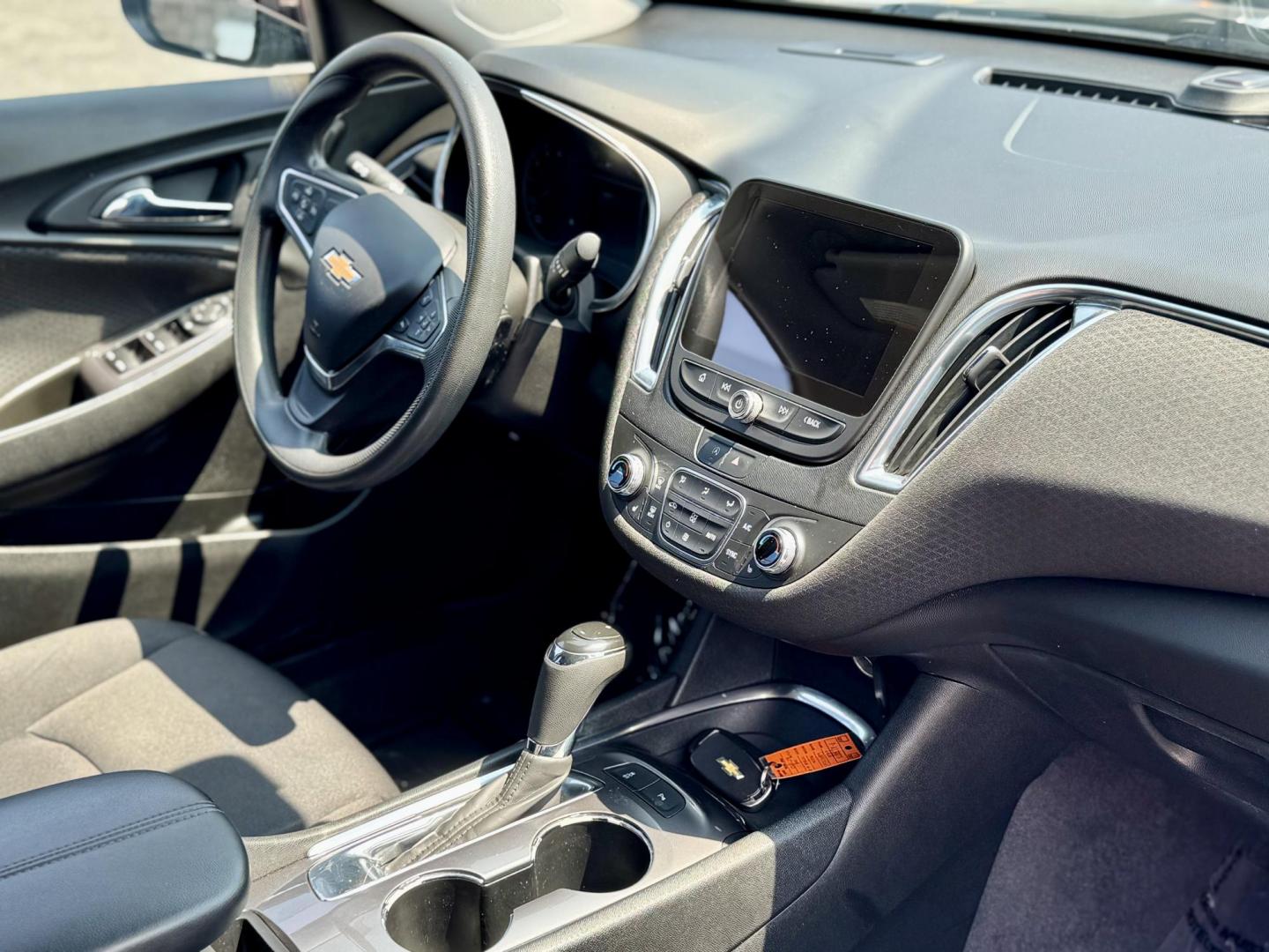 2020 GRAY Chevrolet Malibu LT (1G1ZD5ST7LF) with an 1.5L L4 DOHC 16V engine, 6A transmission, located at 7600 S Western Ave., Chicago, IL, 60620, (773) 918-3980, 0.000000, 0.000000 - Photo#7