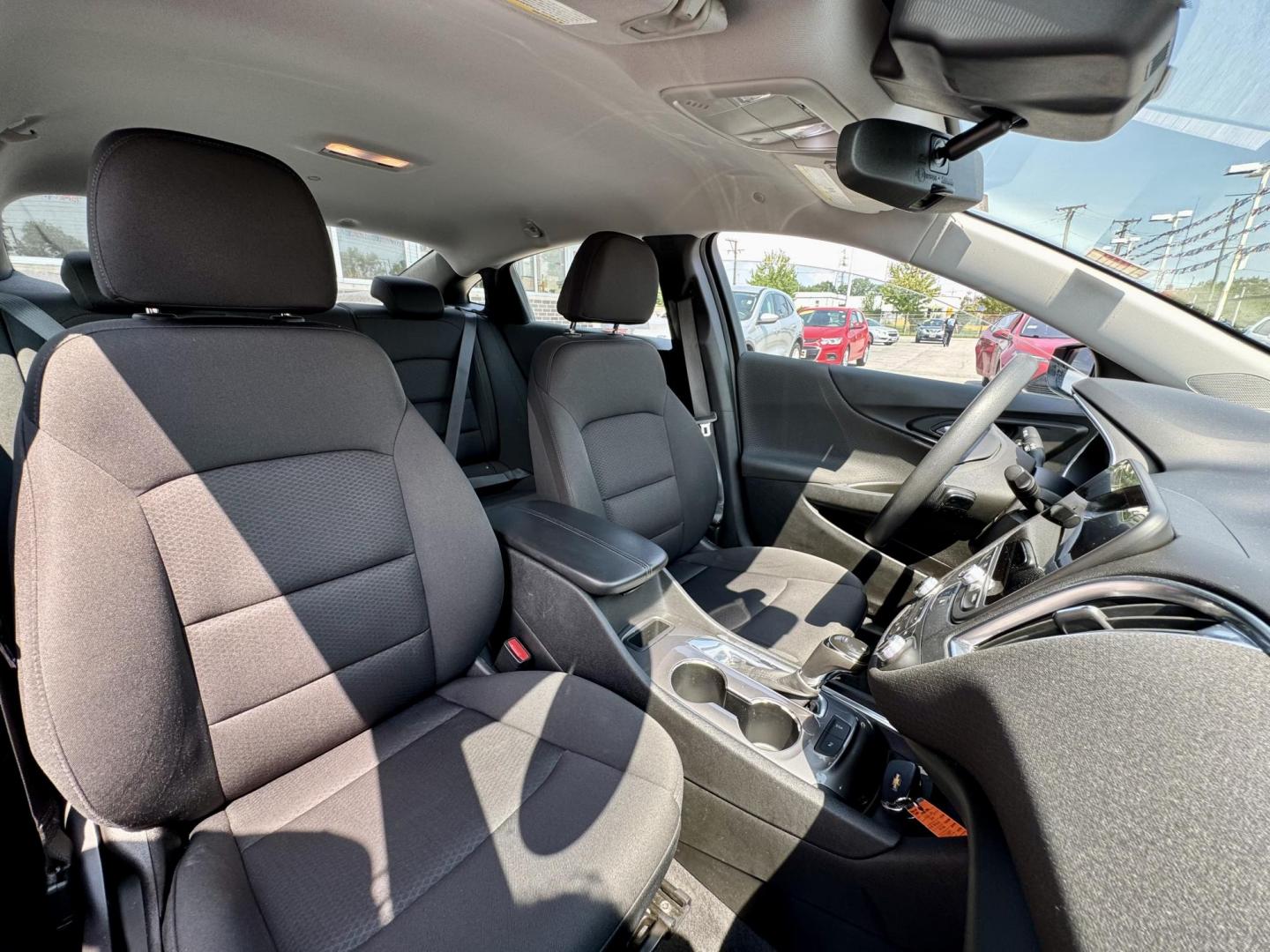 2020 GRAY Chevrolet Malibu LT (1G1ZD5ST7LF) with an 1.5L L4 DOHC 16V engine, 6A transmission, located at 7600 S Western Ave., Chicago, IL, 60620, (773) 918-3980, 0.000000, 0.000000 - Photo#9