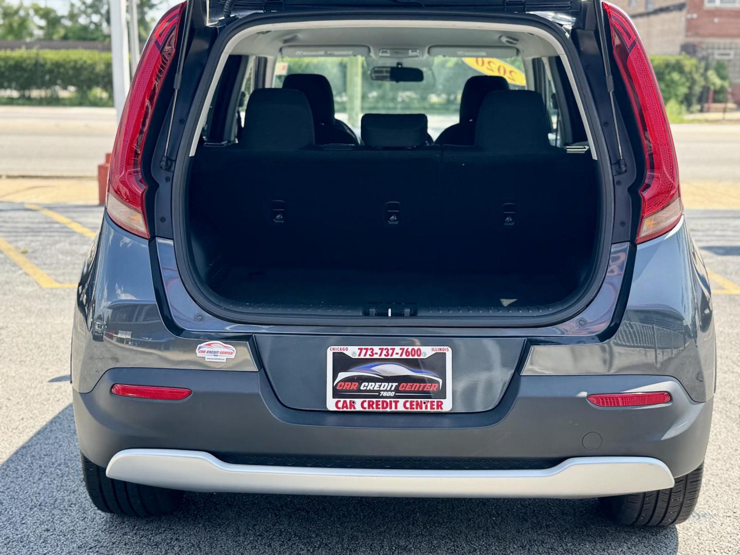 2020 GRAY Kia Soul S (KNDJ23AU3L7) with an 2.0L L4 DOHC 16V engine, CVT transmission, located at 7600 S Western Ave., Chicago, IL, 60620, (773) 918-3980, 0.000000, 0.000000 - Photo#4