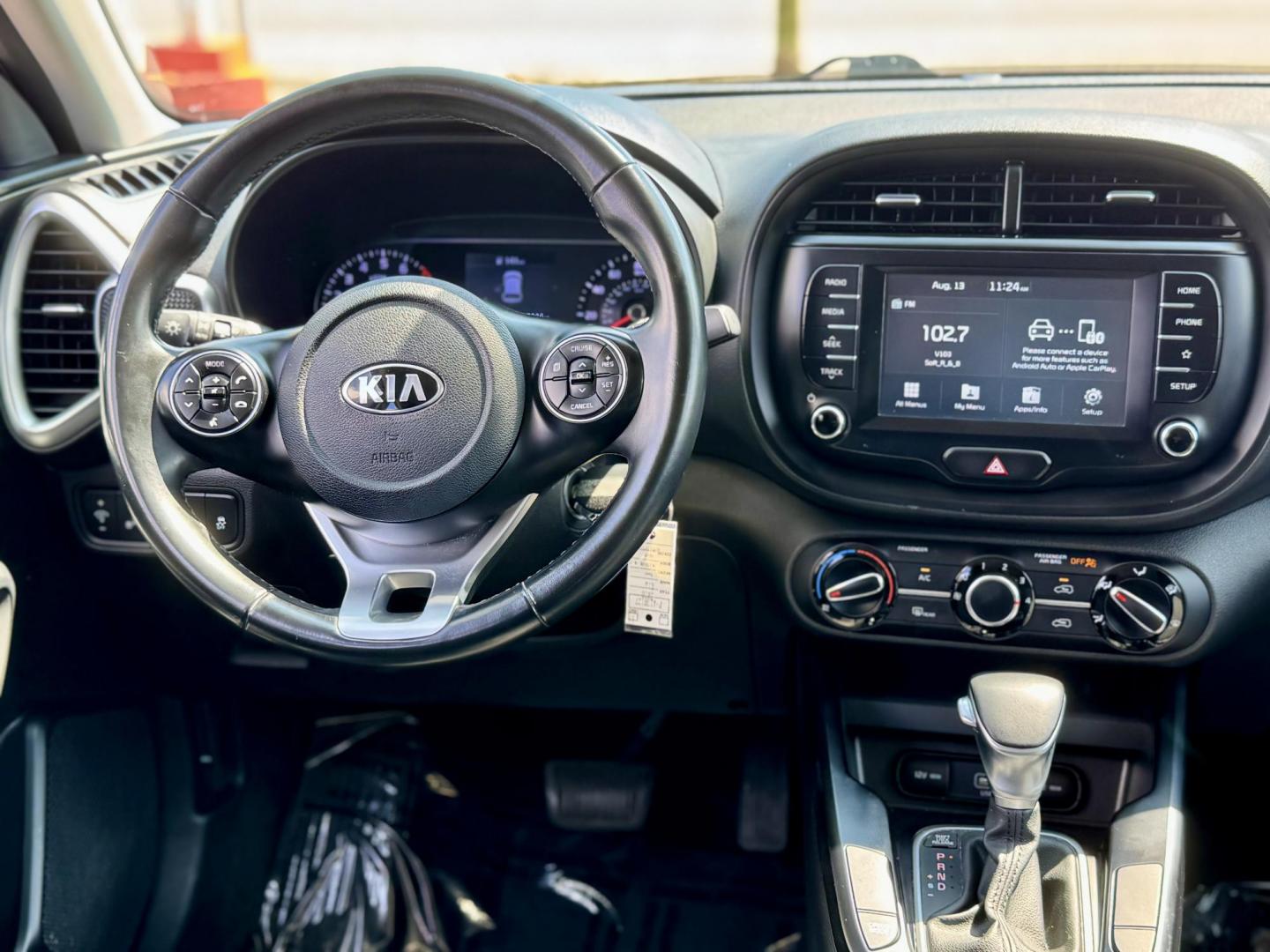 2020 GRAY Kia Soul S (KNDJ23AU3L7) with an 2.0L L4 DOHC 16V engine, CVT transmission, located at 7600 S Western Ave., Chicago, IL, 60620, (773) 918-3980, 0.000000, 0.000000 - Photo#6