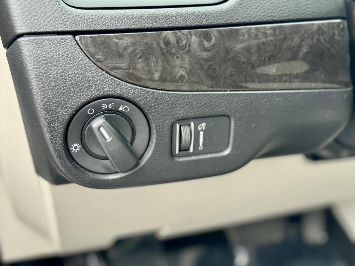 2013 BLUE Dodge Grand Caravan SE (2C4RDGBG9DR) with an 3.6L V6 DOHC 24V engine, 6-Speed Automatic transmission, located at 7600 S Western Ave., Chicago, IL, 60620, (773) 918-3980, 0.000000, 0.000000 - Photo#16