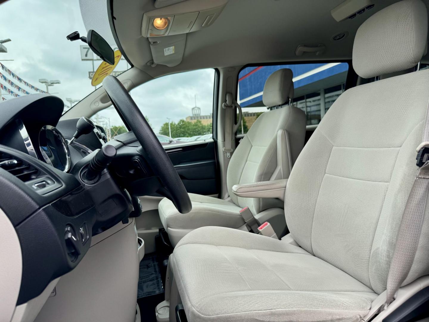 2013 BLUE Dodge Grand Caravan SE (2C4RDGBG9DR) with an 3.6L V6 DOHC 24V engine, 6-Speed Automatic transmission, located at 7600 S Western Ave., Chicago, IL, 60620, (773) 918-3980, 0.000000, 0.000000 - Photo#7