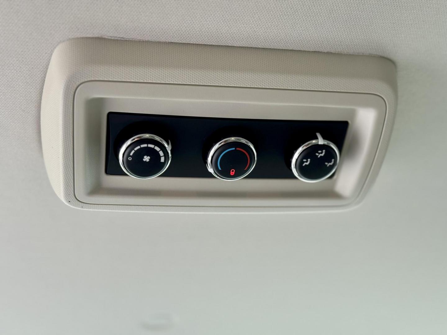 2013 BLUE Dodge Grand Caravan SE (2C4RDGBG9DR) with an 3.6L V6 DOHC 24V engine, 6-Speed Automatic transmission, located at 7600 S Western Ave., Chicago, IL, 60620, (773) 918-3980, 0.000000, 0.000000 - Photo#15