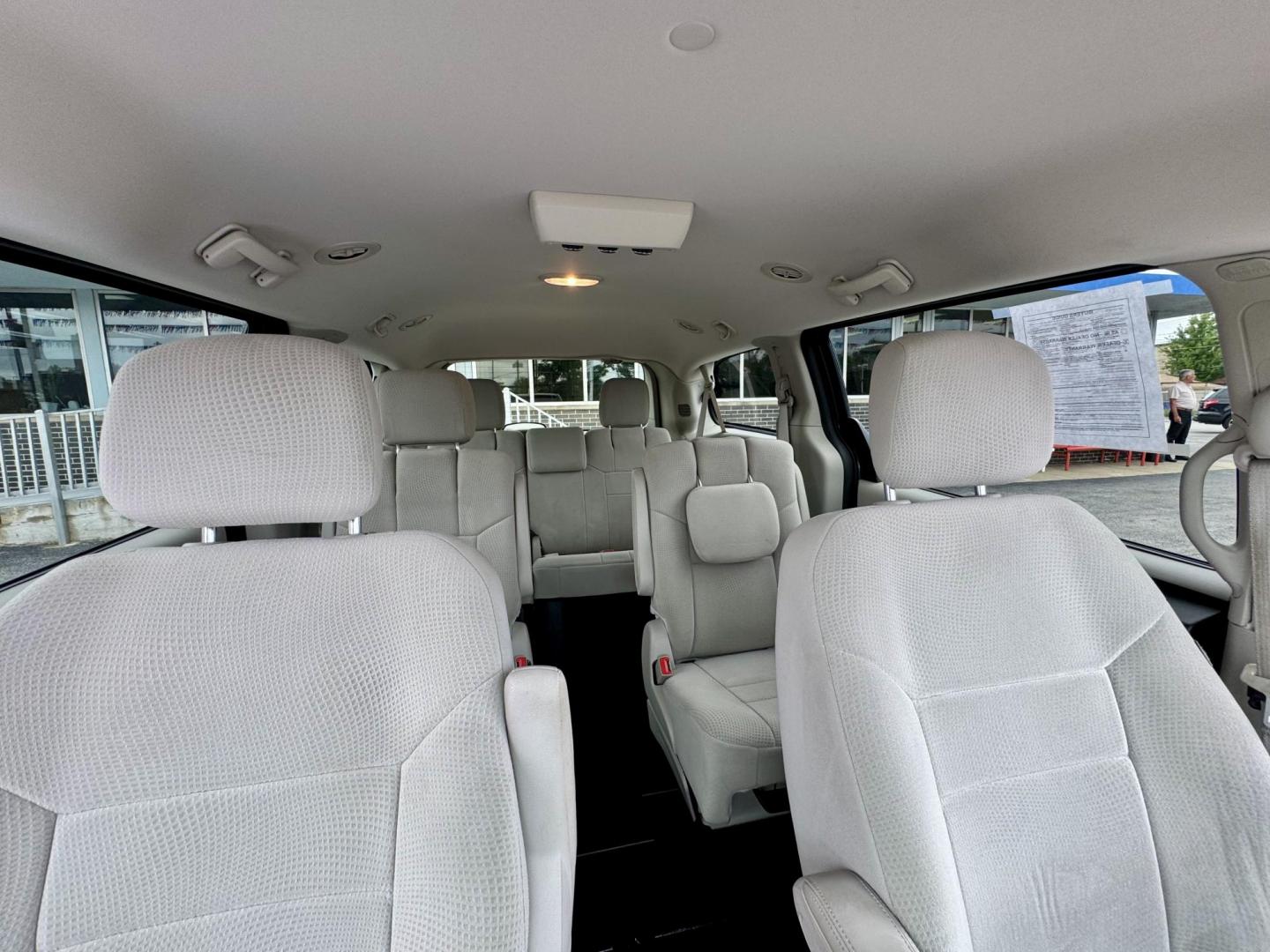 2013 BLUE Dodge Grand Caravan SE (2C4RDGBG9DR) with an 3.6L V6 DOHC 24V engine, 6-Speed Automatic transmission, located at 7600 S Western Ave., Chicago, IL, 60620, (773) 918-3980, 0.000000, 0.000000 - Photo#12