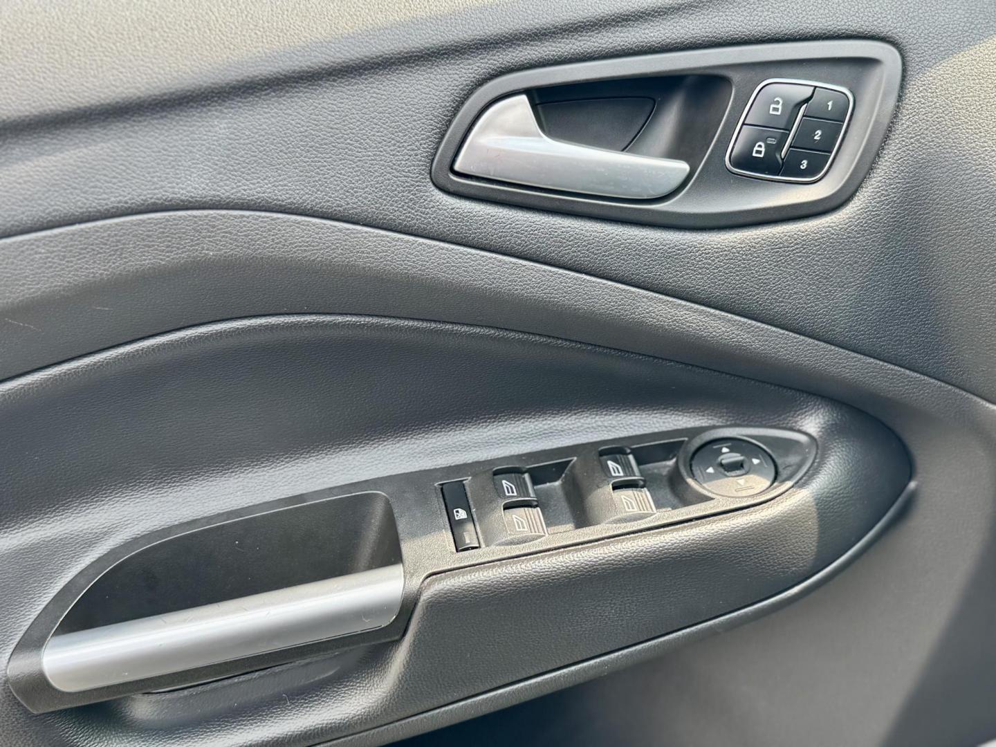 2017 GRAY Ford Escape Titanium FWD (1FMCU0J90HU) with an 2.0L L4 DOHC 16V engine, 6A transmission, located at 7600 S Western Ave., Chicago, IL, 60620, (773) 918-3980, 0.000000, 0.000000 - Photo#15