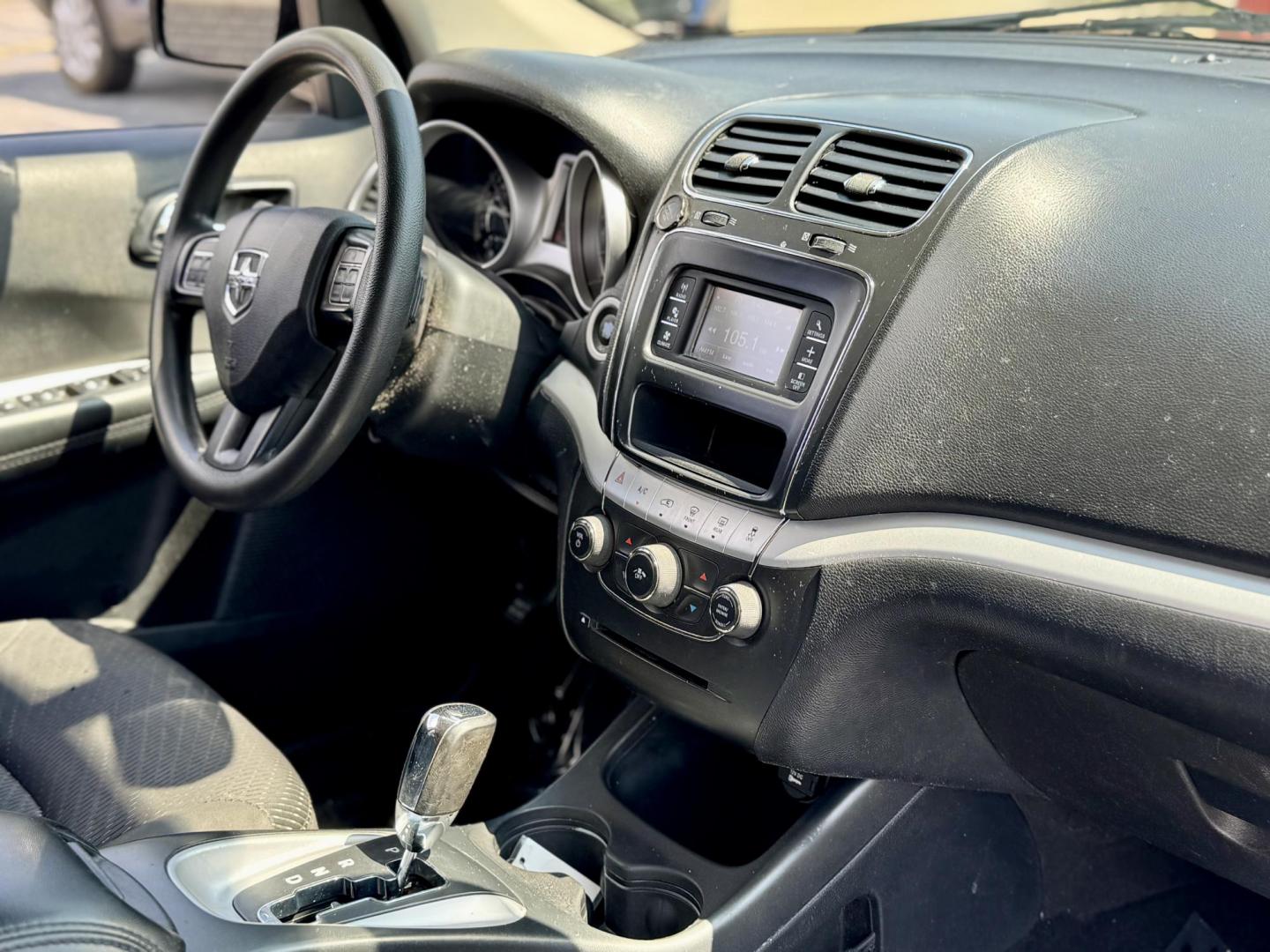 2018 SILVER Dodge Journey SE (3C4PDCAB2JT) with an 2.4L L4 DOHC 16V engine, 4A transmission, located at 7600 S Western Ave., Chicago, IL, 60620, (773) 918-3980, 0.000000, 0.000000 - Photo#8