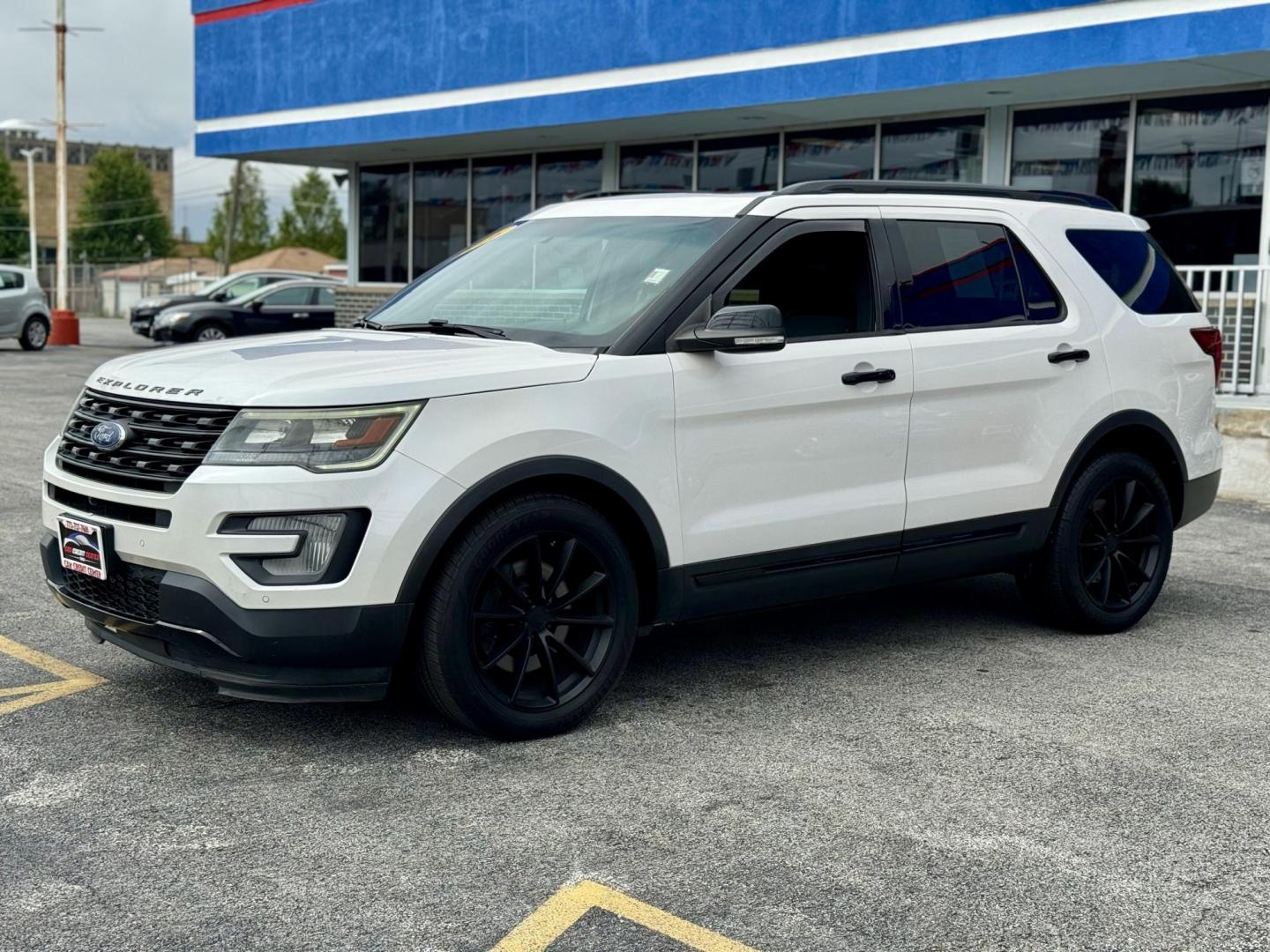2016 WHITE Ford Explorer Sport 4WD (1FM5K8GT6GG) with an 3.5L V6 DOHC 24V engine, 6-Speed Automatic transmission, located at 7600 S Western Ave., Chicago, IL, 60620, (773) 918-3980, 0.000000, 0.000000 - Photo#2