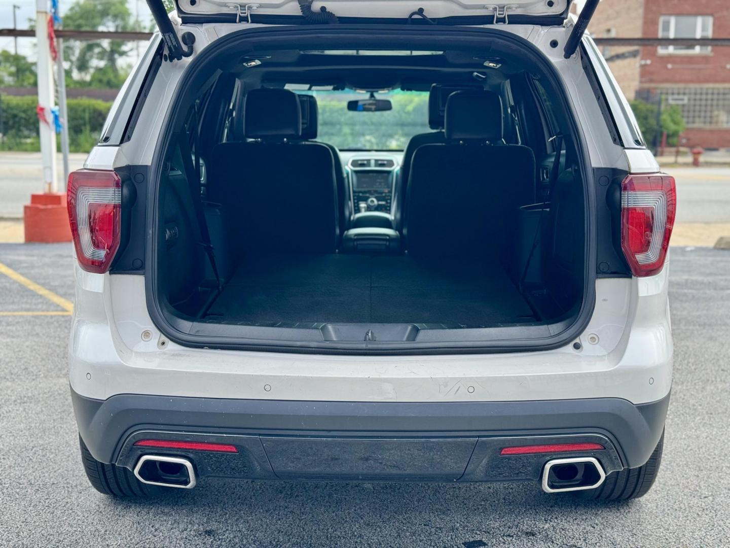 2016 WHITE Ford Explorer Sport 4WD (1FM5K8GT6GG) with an 3.5L V6 DOHC 24V engine, 6-Speed Automatic transmission, located at 7600 S Western Ave., Chicago, IL, 60620, (773) 918-3980, 0.000000, 0.000000 - Photo#4