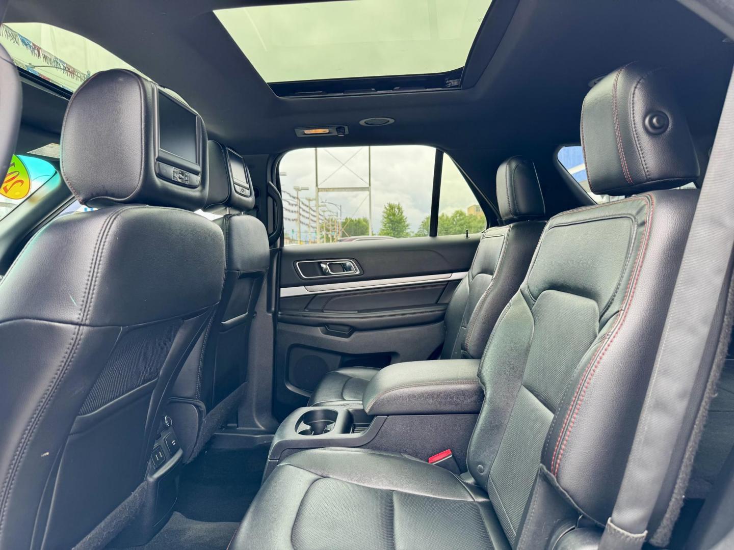 2016 WHITE Ford Explorer Sport 4WD (1FM5K8GT6GG) with an 3.5L V6 DOHC 24V engine, 6-Speed Automatic transmission, located at 7600 S Western Ave., Chicago, IL, 60620, (773) 918-3980, 0.000000, 0.000000 - Photo#11