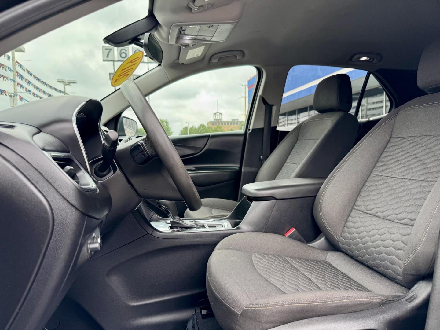 2019 BLACK Chevrolet Equinox LT 1.5 2WD (2GNAXKEV1K6) with an 1.5L L4 DIR DOHC 16V TURBO engine, 6A transmission, located at 7600 S Western Ave., Chicago, IL, 60620, (773) 918-3980, 0.000000, 0.000000 - Photo#7