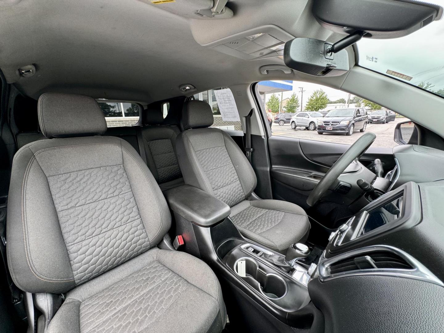 2019 BLACK Chevrolet Equinox LT 1.5 2WD (2GNAXKEV1K6) with an 1.5L L4 DIR DOHC 16V TURBO engine, 6A transmission, located at 7600 S Western Ave., Chicago, IL, 60620, (773) 918-3980, 0.000000, 0.000000 - Photo#9