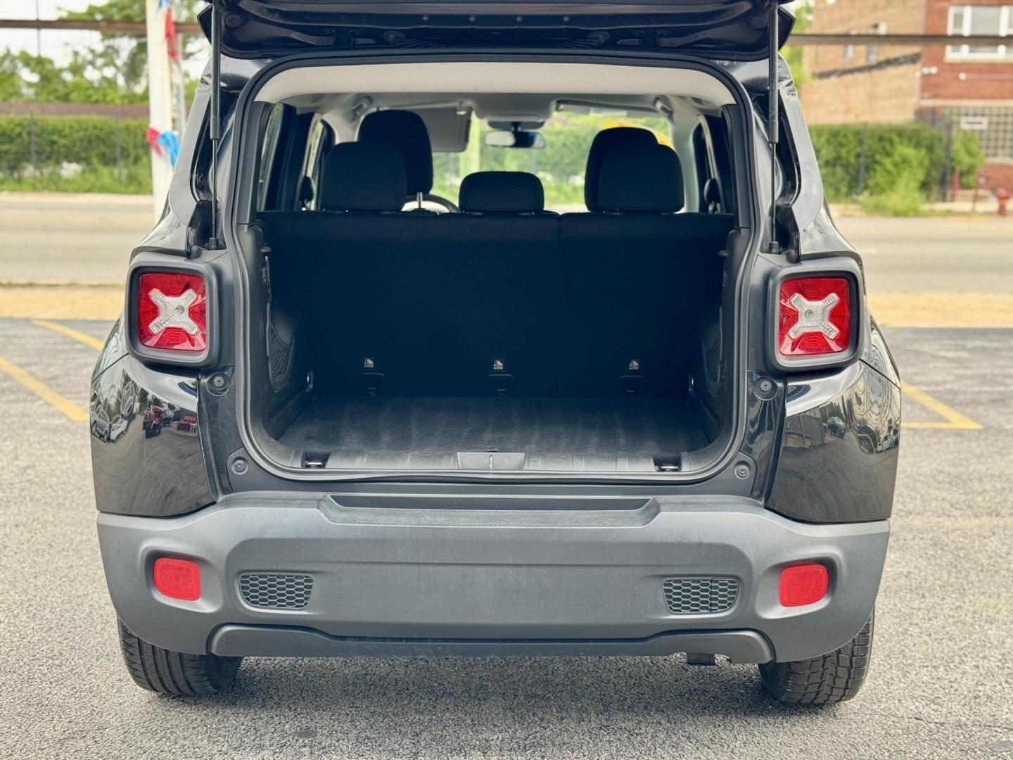 2017 BLACK Jeep Renegade Sport FWD (ZACCJAAB2HP) with an 2.4L L4 DOHC 16V engine, 6M transmission, located at 7600 S Western Ave., Chicago, IL, 60620, (773) 918-3980, 0.000000, 0.000000 - Photo#4