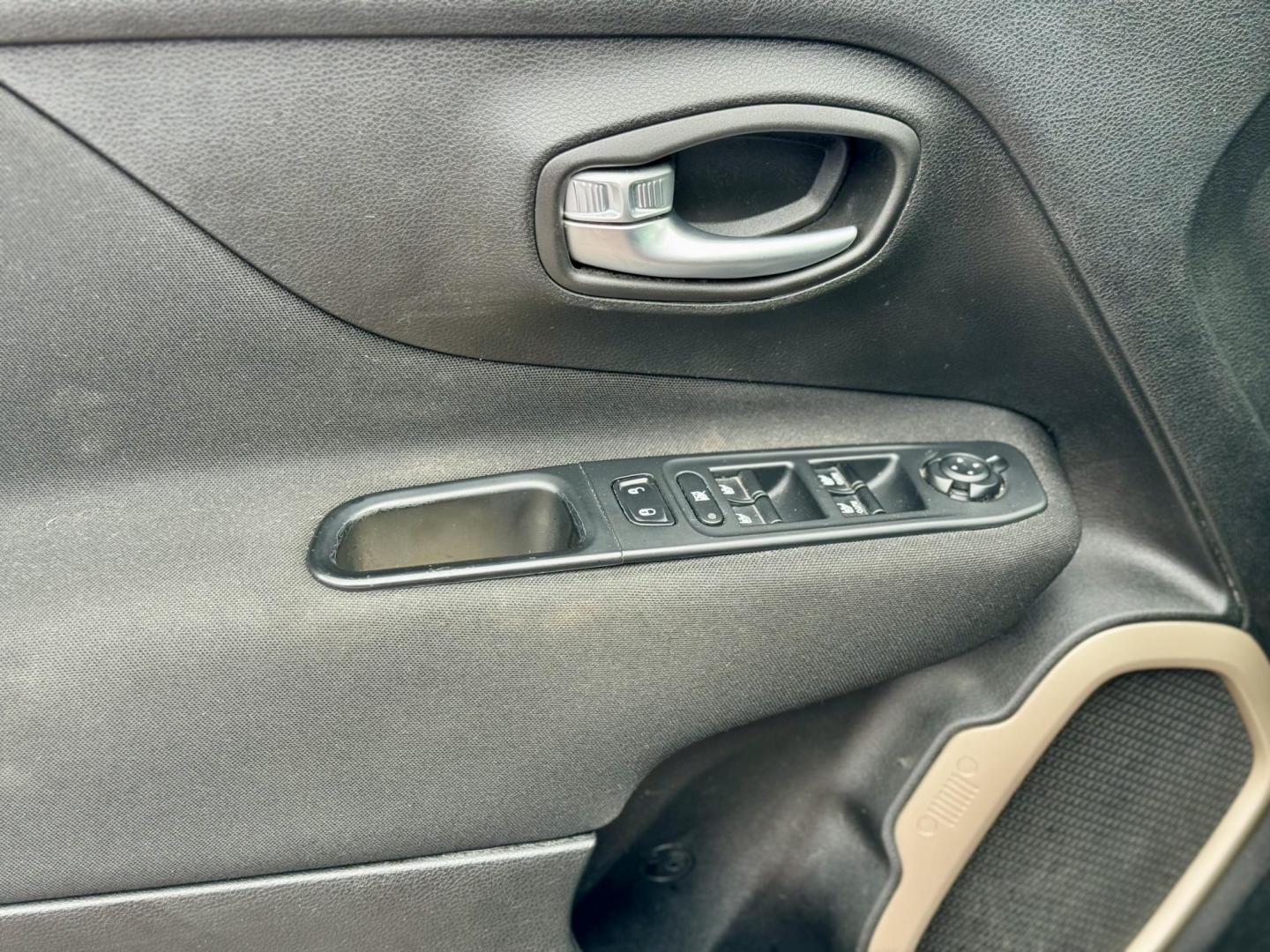 2017 BLACK Jeep Renegade Sport FWD (ZACCJAAB2HP) with an 2.4L L4 DOHC 16V engine, 6M transmission, located at 7600 S Western Ave., Chicago, IL, 60620, (773) 918-3980, 0.000000, 0.000000 - Photo#12