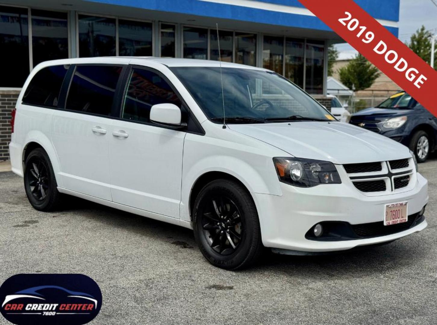 2019 WHITE Dodge Grand Caravan GT (2C4RDGEG2KR) with an 3.6L V6 DOHC 24V engine, 6A transmission, located at 7600 S Western Ave., Chicago, IL, 60620, (773) 918-3980, 0.000000, 0.000000 - Photo#0