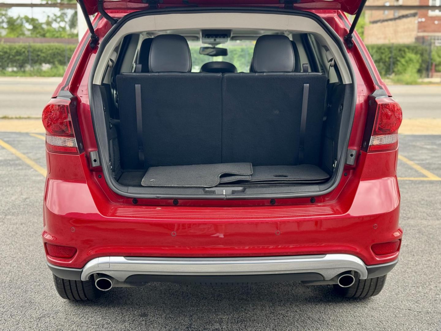 2018 RED Dodge Journey Crossroad FWD (3C4PDCGG5JT) with an 3.6L V6 DOHC 24V engine, 4A transmission, located at 7600 S Western Ave., Chicago, IL, 60620, (773) 918-3980, 0.000000, 0.000000 - Photo#4